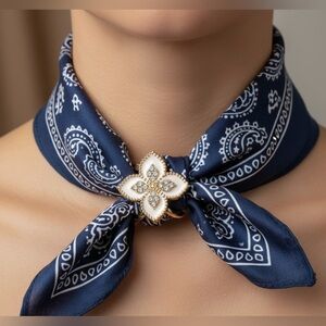 Chic Gold & White Enamel Clover Flower Scarf Ring Clip Rhinestone